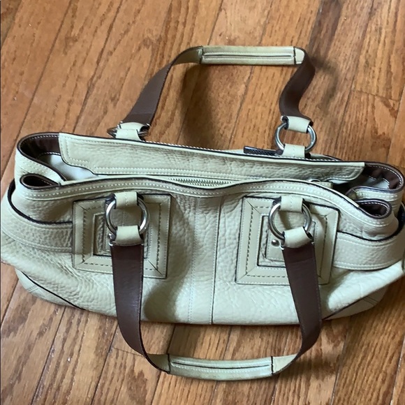 Pre-owned cream Coach bag. - Picture 4 of 4